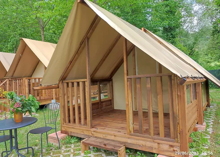 Saecula Natural Village Experience